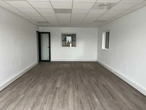 Bureau dans Corbas à louer Photo intérieure- Image 2 de 2