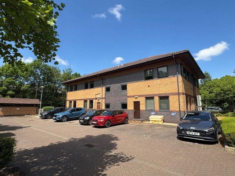 Trinity Way, Banbury for sale - Building Photo - Image 3 of 20