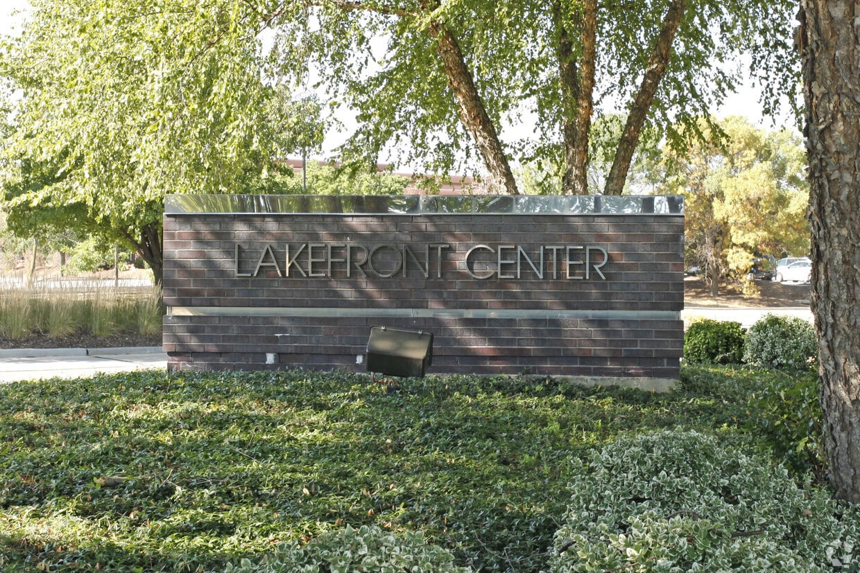 4010 Wedgeway Ct, Earth City, MO for lease Primary Photo- Image 1 of 4