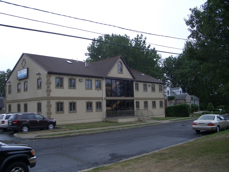 6 Moyse Pl, Edison, NJ for lease - Building Photo - Image 2 of 2