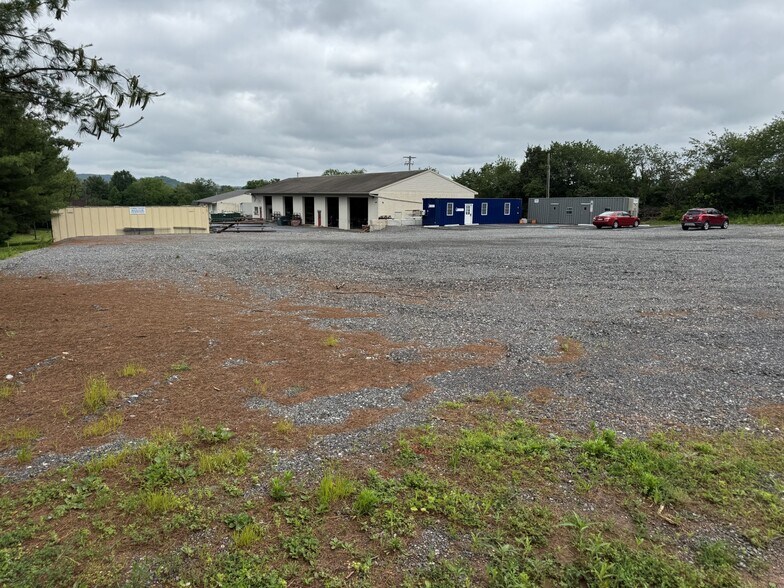 935 Stone Hill Road, Denver, PA for lease - Building Photo - Image 2 of 3
