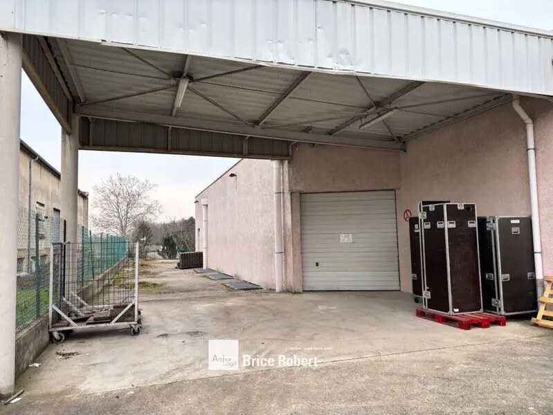 Flex in Corbas for lease Building Photo- Image 1 of 7
