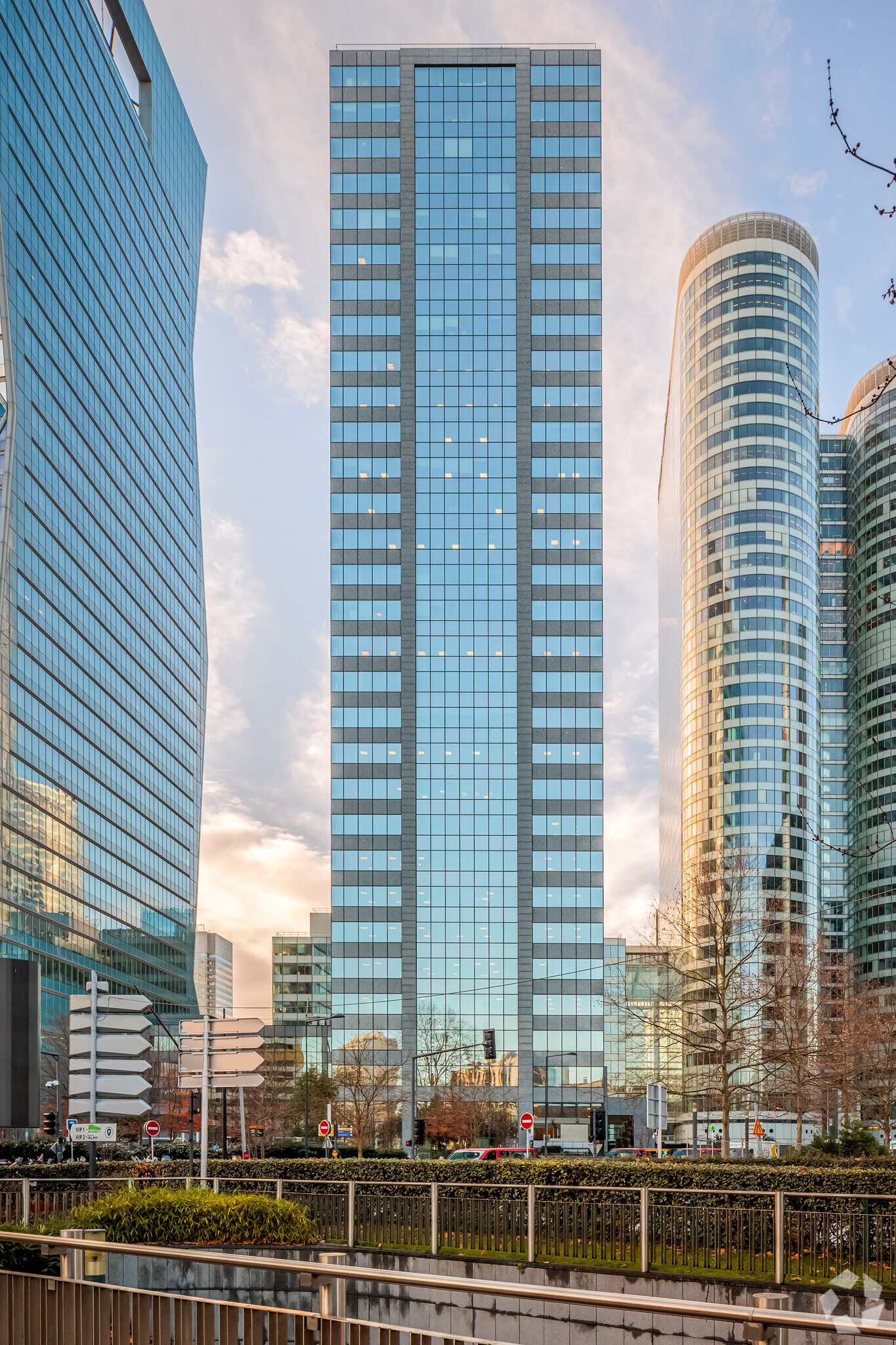 20 Avenue André Prothin, Courbevoie for lease Primary Photo- Image 1 of 31