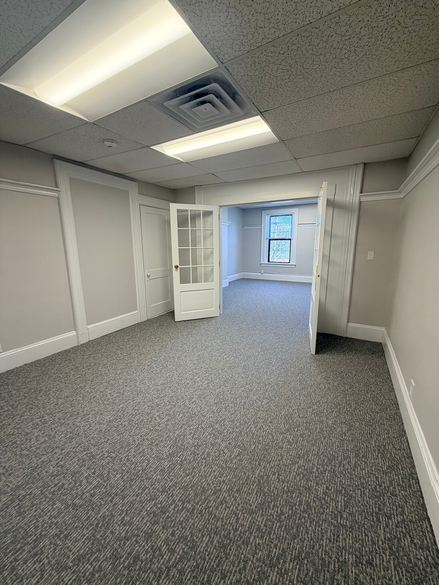 47-61 Langley Rd, Newton, MA à louer Photo intérieure- Image 1 de 3