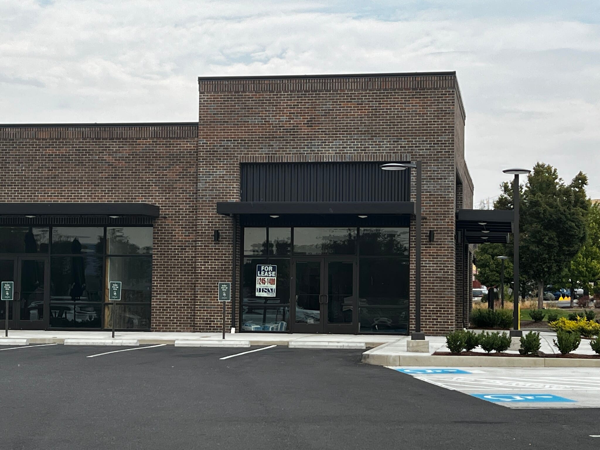 380 Lone Pine Blvd, The Dalles, OR for lease Interior Photo- Image 1 of 7