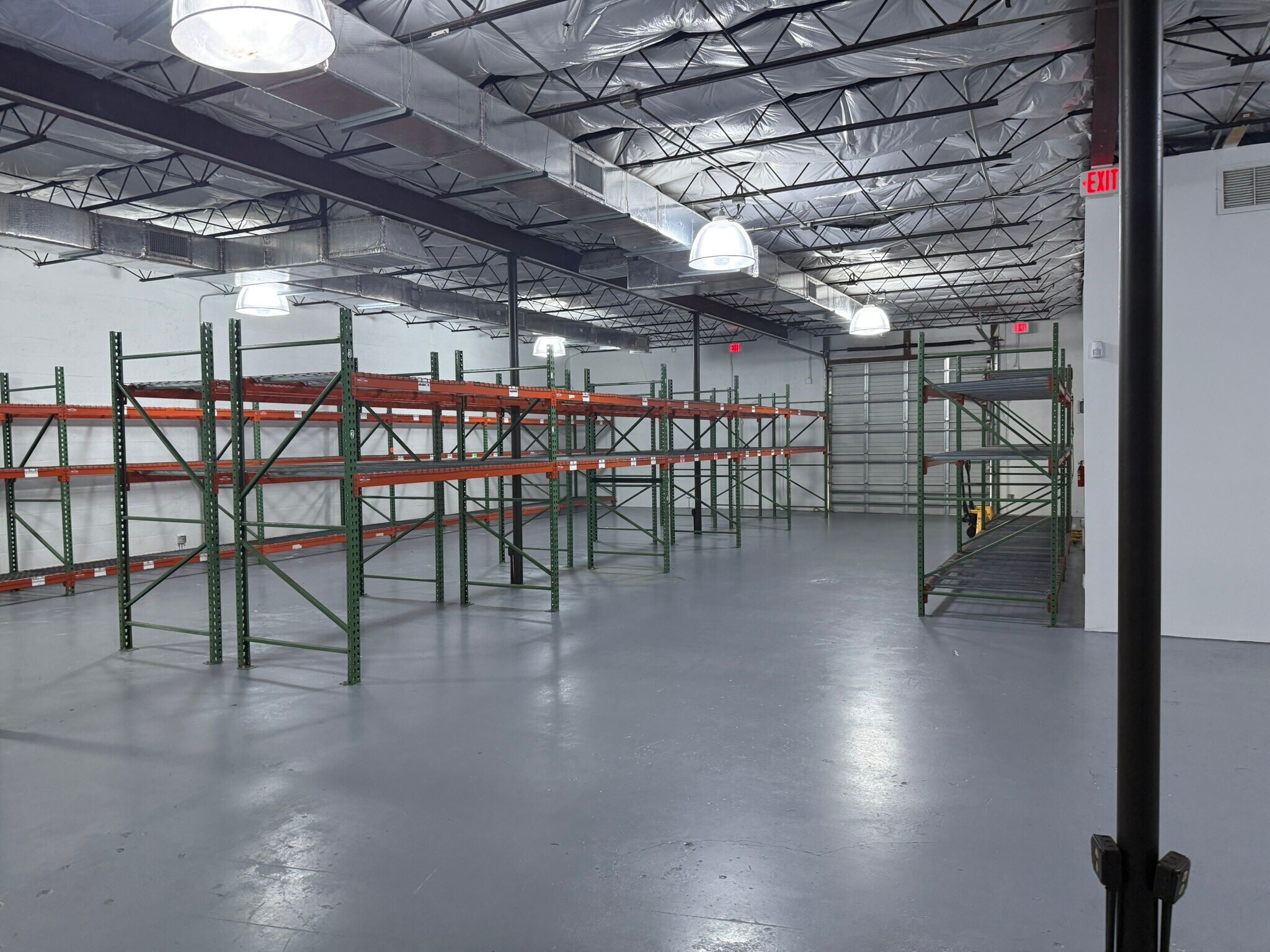 3501 NW 10th Ave, Oakland Park, FL à louer Photo principale- Image 1 de 16