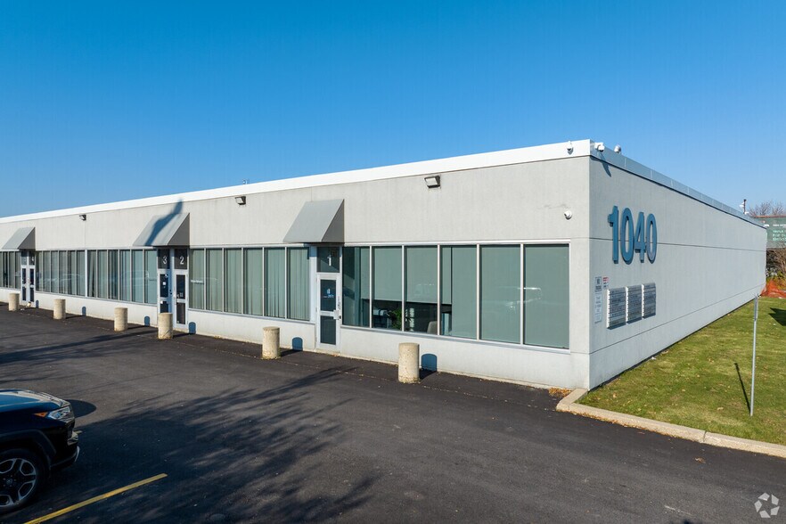 1040 Martin Grove Rd, Toronto, ON à vendre - Photo du bâtiment - Image 2 de 35