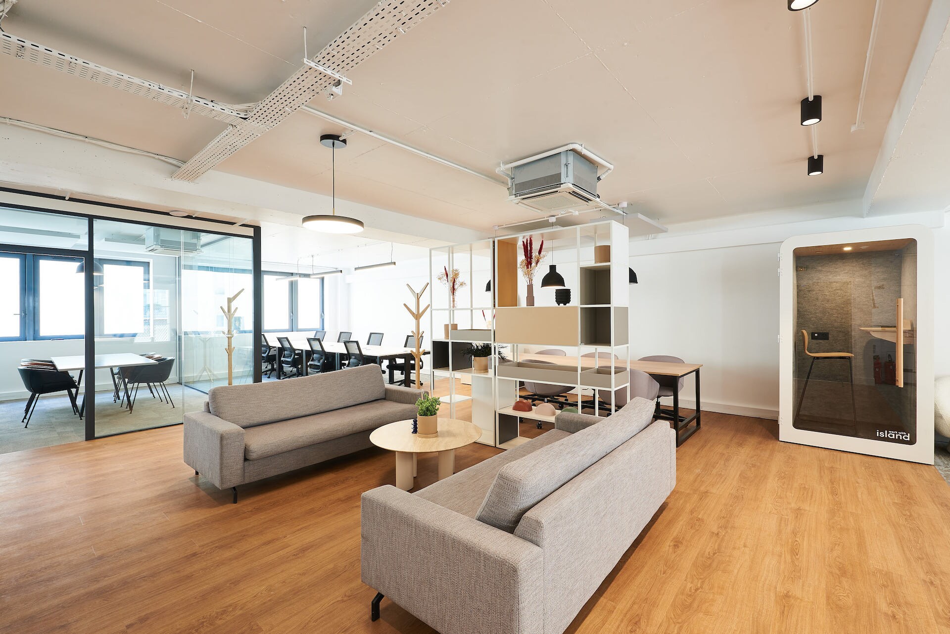 18 Rue D'Hauteville, Paris for lease Interior Photo- Image 1 of 13