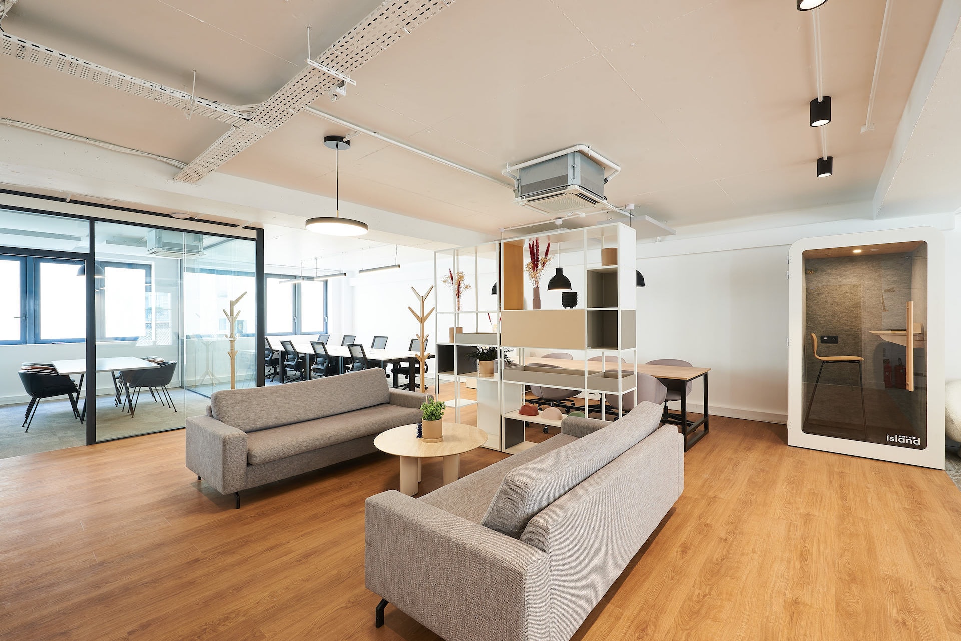 18 Rue D'Hauteville, Paris for lease Interior Photo- Image 1 of 12