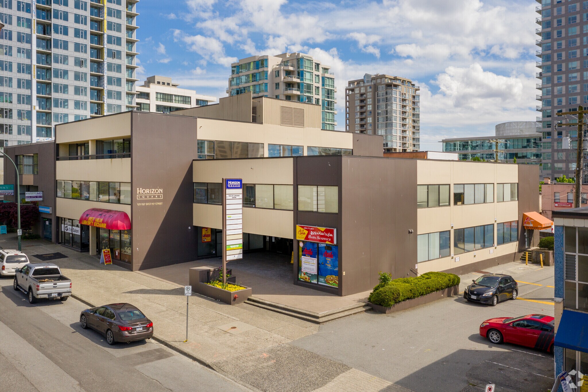 121-127 E 15th St, North Vancouver, BC à vendre Photo principale- Image 1 de 1