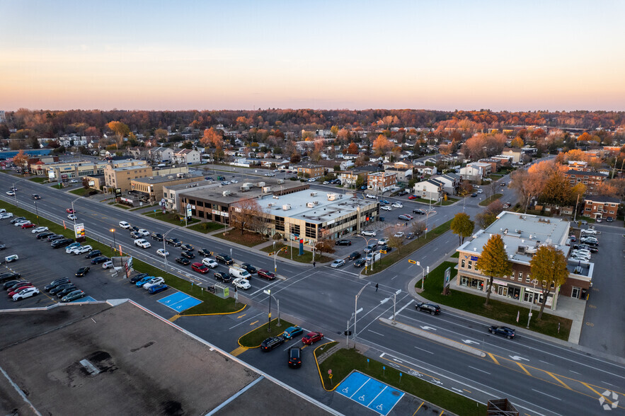 202-208 Boul Du Curé-Labelle, Ste-Thérèse, QC for lease - Aerial - Image 3 of 7