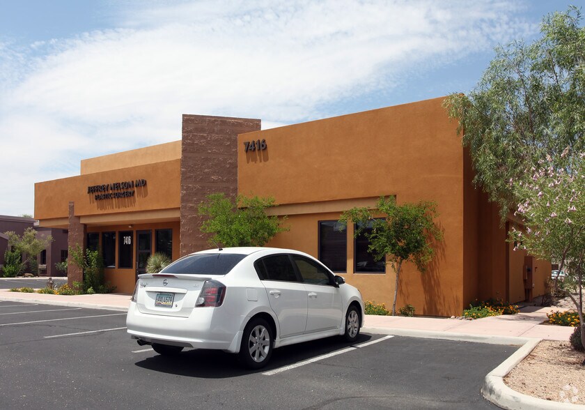 7416 N La Cholla Blvd, Tucson, AZ à louer - Photo du bâtiment - Image 2 de 3