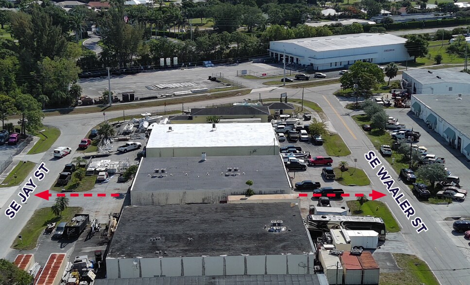3151 SE Waaler St, Stuart, FL à louer - Photo du bâtiment - Image 2 de 8