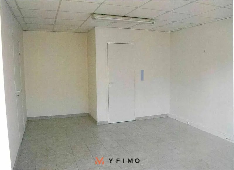 Industrial in Orgeval for lease - Interior Photo - Image 2 of 4