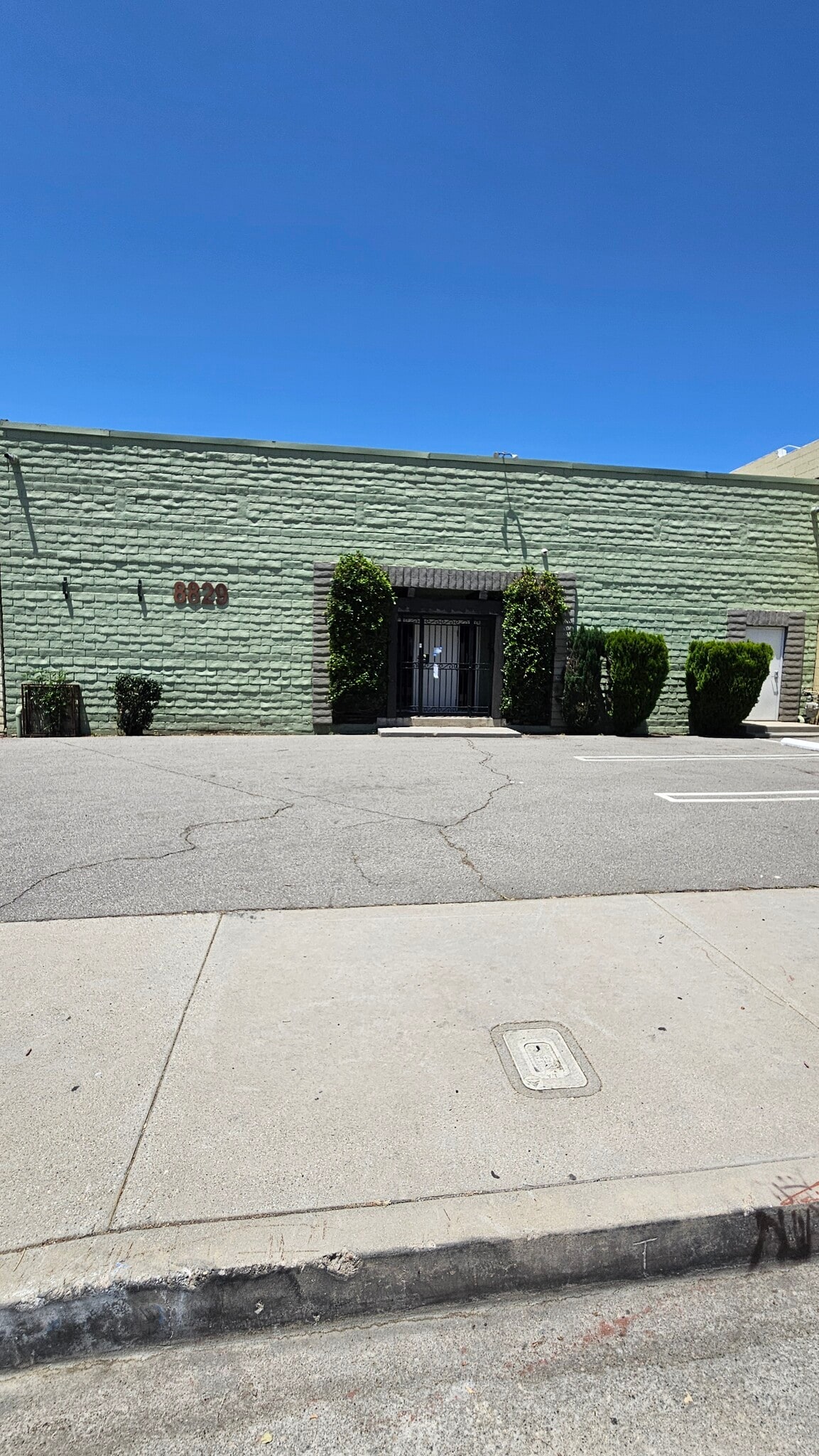 8829 Shirley Ave, Northridge, CA for lease Primary Photo- Image 1 of 10