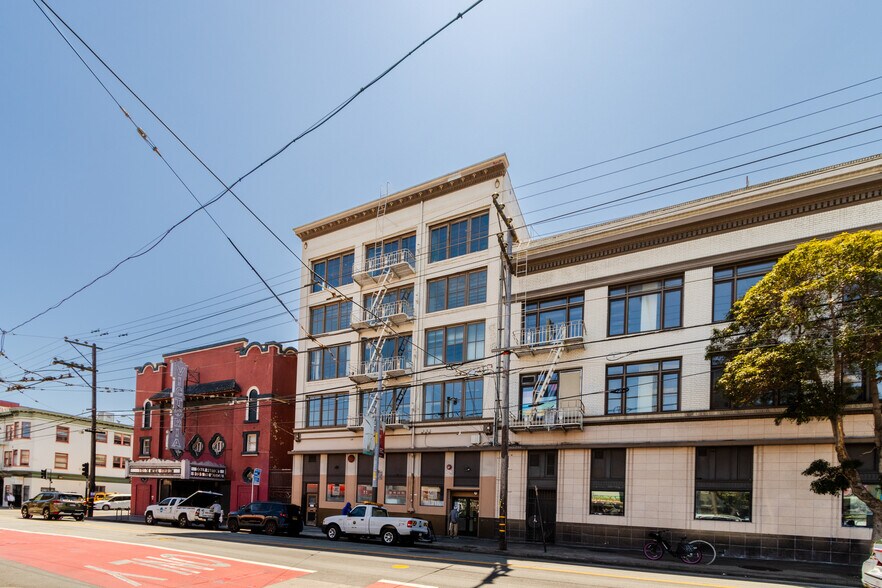 2973 16th St, San Francisco, CA à louer - Photo du bâtiment - Image 2 de 15