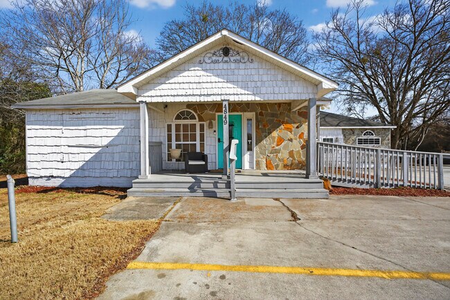 More details for 4849 Mercer University Dr, Macon-Bibb, GA - Retail for Sale