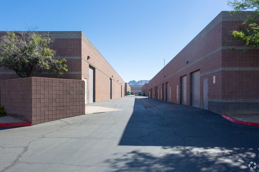 15525 N 83rd Way, Scottsdale, AZ à louer - Photo du bâtiment - Image 3 de 4