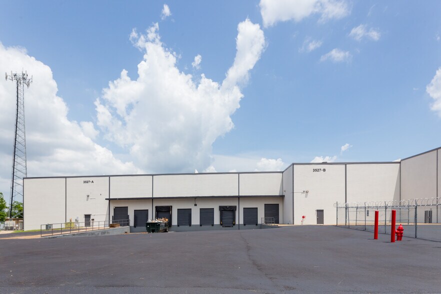 3527-3539 Lamar Ave, Memphis, TN à louer - Photo du bâtiment - Image 2 de 10