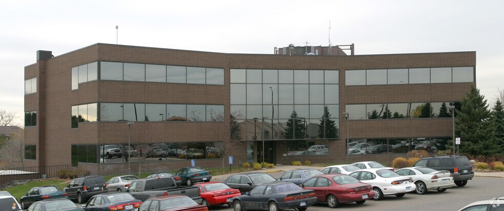 7200 N Hemlock Ln, Maple Grove, MN à louer - Photo du bâtiment - Image 2 de 20