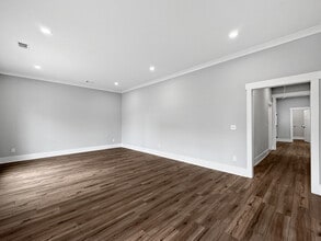 514 Lurleen B Wallace Blvd, Tuscaloosa, AL for lease Interior Photo- Image 2 of 19