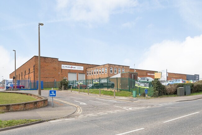 More details for Dencora Way, Luton - Industrial for Lease
