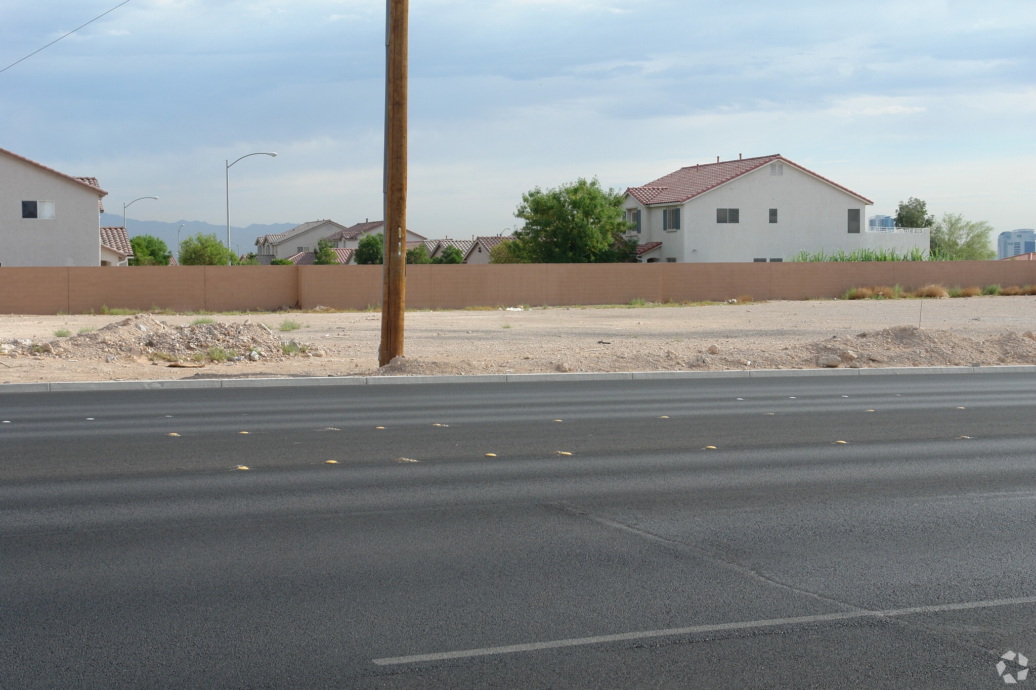 W Russell Rd, Las Vegas, NV for sale Primary Photo- Image 1 of 3