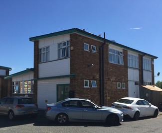 More details for 16-17 Station Clos, Potters Bar - Flex for Lease