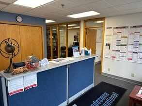 5500 Lincoln Dr, Edina, MN for lease Lobby- Image 1 of 13