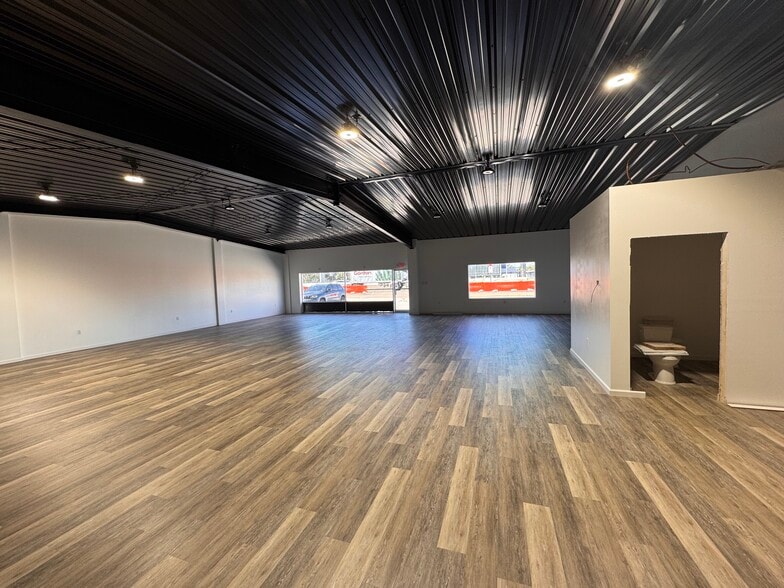 27839 U.S. Highway 19 N, Clearwater, FL for lease - Building Photo - Image 3 of 9