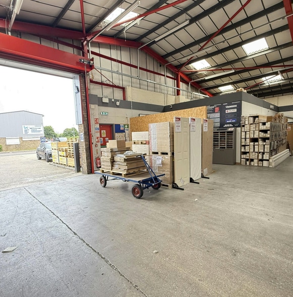 Brassey Clos, Peterborough for lease - Interior Photo - Image 2 of 7