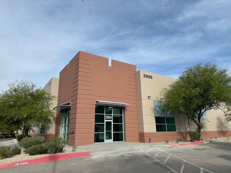 2905 Coleman St, North Las Vegas, NV à vendre - Photo du bâtiment - Image 2 de 20