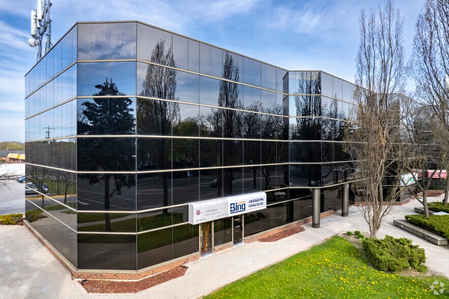 1370 Don Mills Rd, Toronto, ON à louer - Photo du bâtiment - Image 1 de 7
