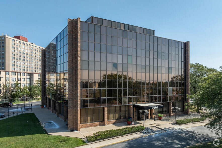 7601 S Kostner Ave, Chicago, IL à louer - Photo du bâtiment - Image 1 de 6