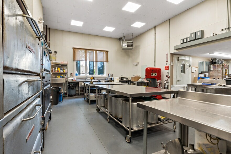 499 State Rd, Plymouth, MA à vendre - Photo intérieure - Image 3 de 14