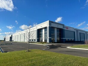975 Belle Ln, Bolingbrook, IL for lease Building Photo- Image 1 of 2