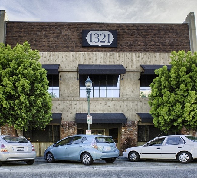 1321 Sartori Ave, Torrance, CA à louer - Photo du bâtiment - Image 3 de 47