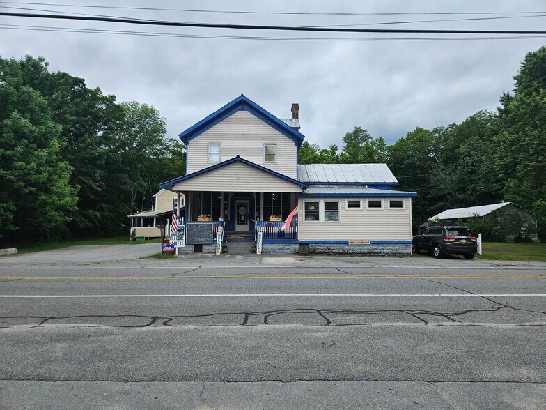 8 Harrisburg Rd, Stony Creek, NY à vendre - Photo principale - Image 1 de 8