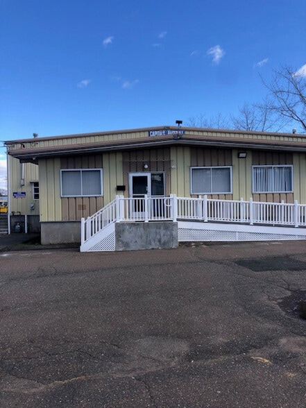 Portfolio Sale-386-400 Ledyard portefeuille de 3 propriétés à vendre sur LoopNet.ca - Photo du bâtiment - Image 2 de 6