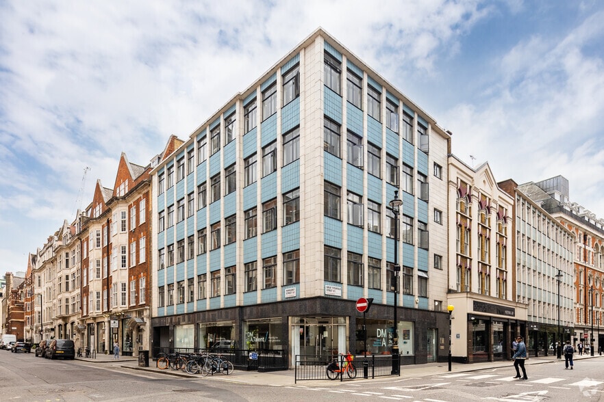 70 Margaret St, London for lease - Primary Photo - Image 1 of 3