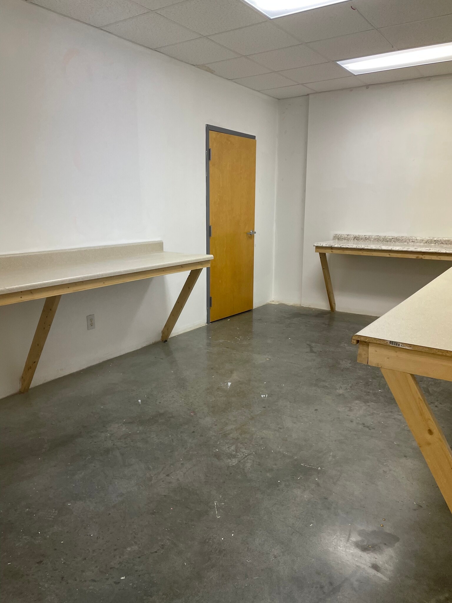 300 Jonestown Rd, Winston-Salem, NC for lease Interior Photo- Image 1 of 4