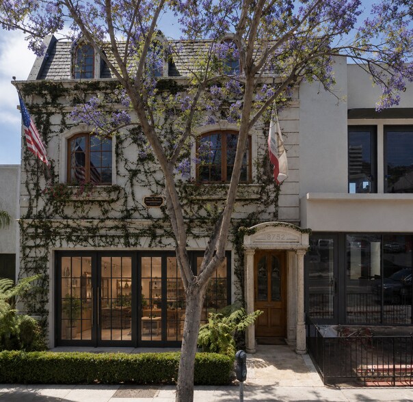 8752 Holloway Dr, West Hollywood, CA à louer - Photo du bâtiment - Image 2 de 18