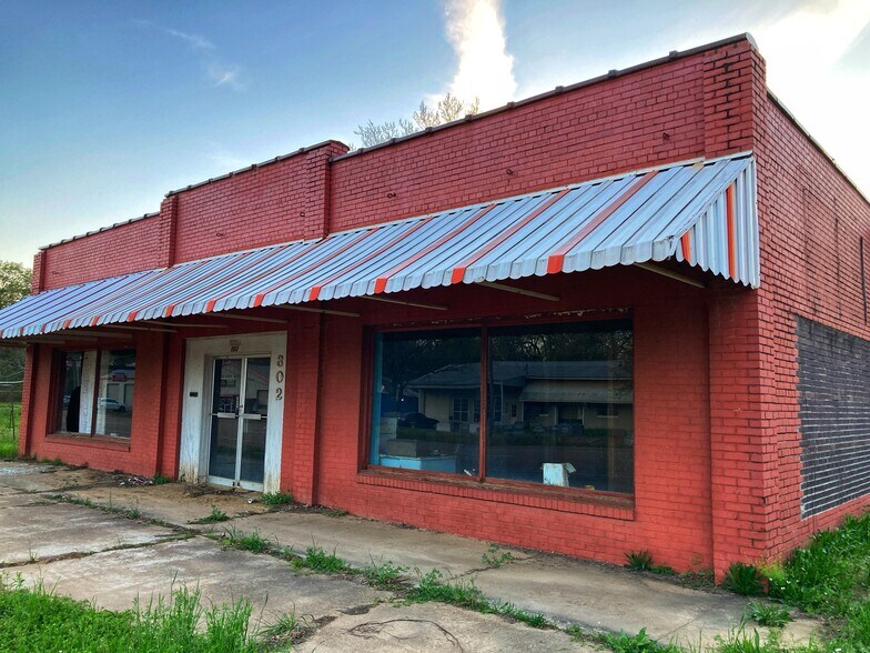 302 S Louise St, Atlanta, TX for sale - Building Photo - Image 2 of 19