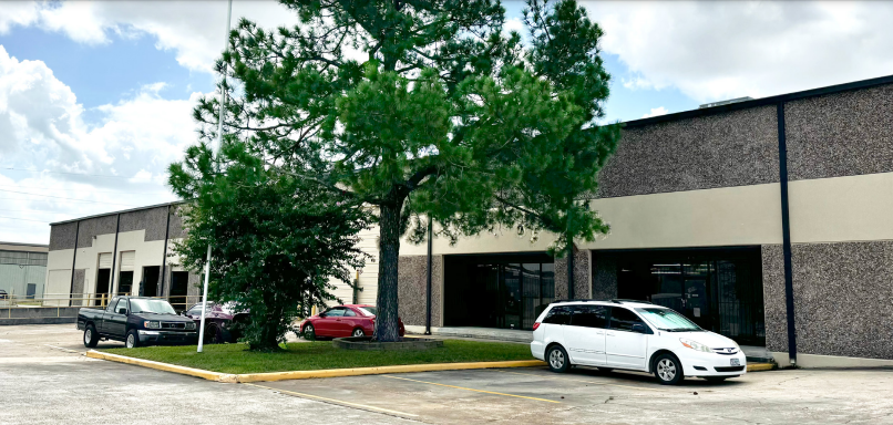 6546-B Petropark Dr, Houston, TX for lease - Building Photo - Image 1 of 4