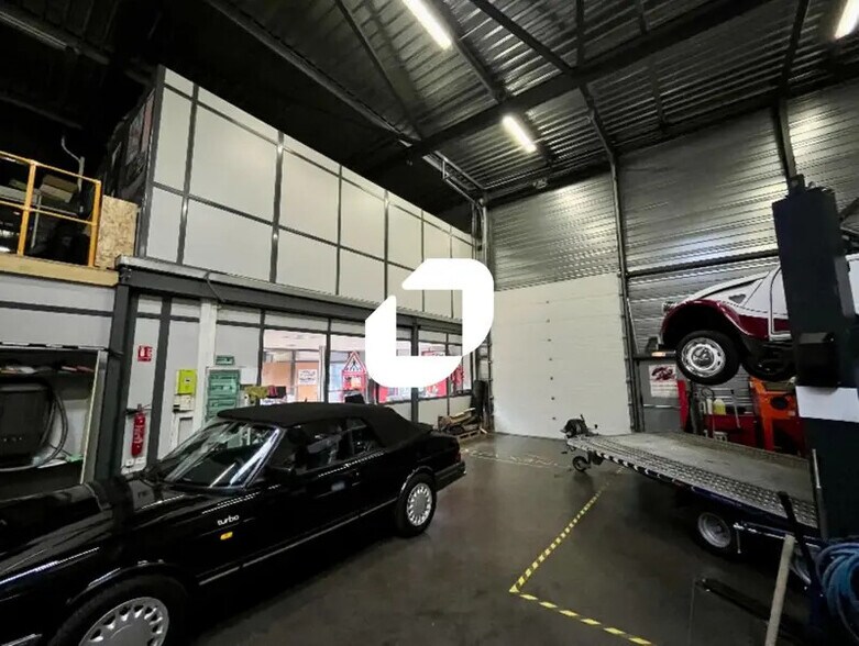 Flex in Gleizé for lease - Building Photo - Image 2 of 9