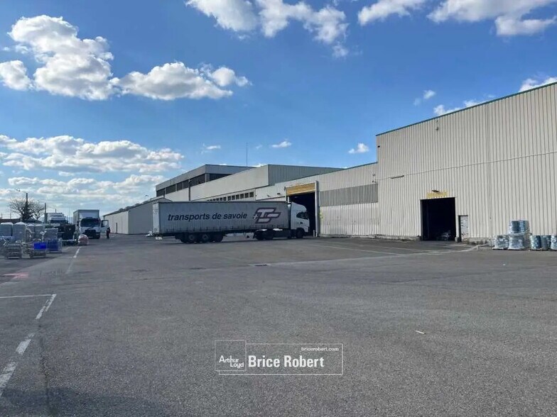 Flex in Saint-Priest for lease - Building Photo - Image 3 of 7