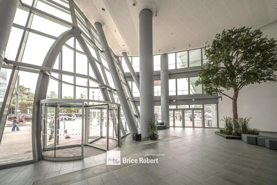 10 Boulevard Marius Vivier-Merle, Lyon for lease - Lobby - Image 2 of 7