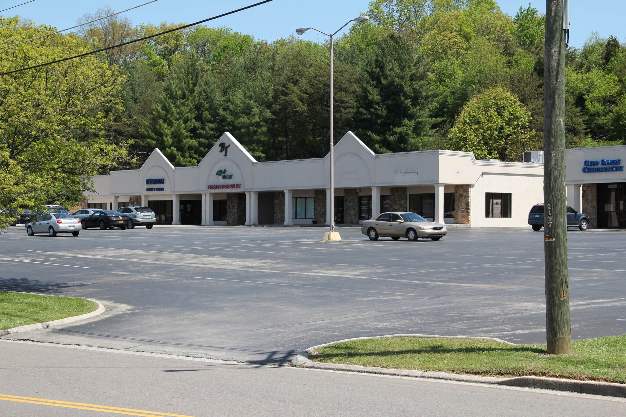 350-400 E Economy Rd, Morristown, TN for lease Primary Photo- Image 1 of 14