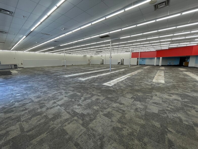 50 Sagamore Pky S, Lafayette, IN for lease - Interior Photo - Image 3 of 9