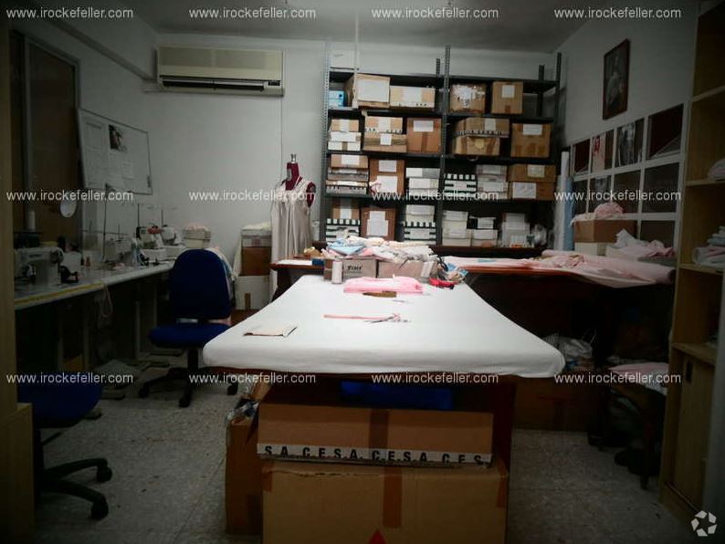 Madrid, MAD 28010 - Unit Puerta A, Esc. B - - Interior Photo - Image 1 of 6